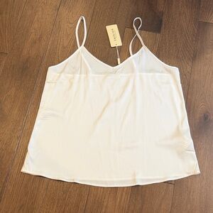 Ekouaer Cream Camisole Top NWT Medium